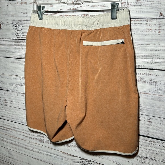 Vuori Banks Shorts Small - Picture 10 of 16